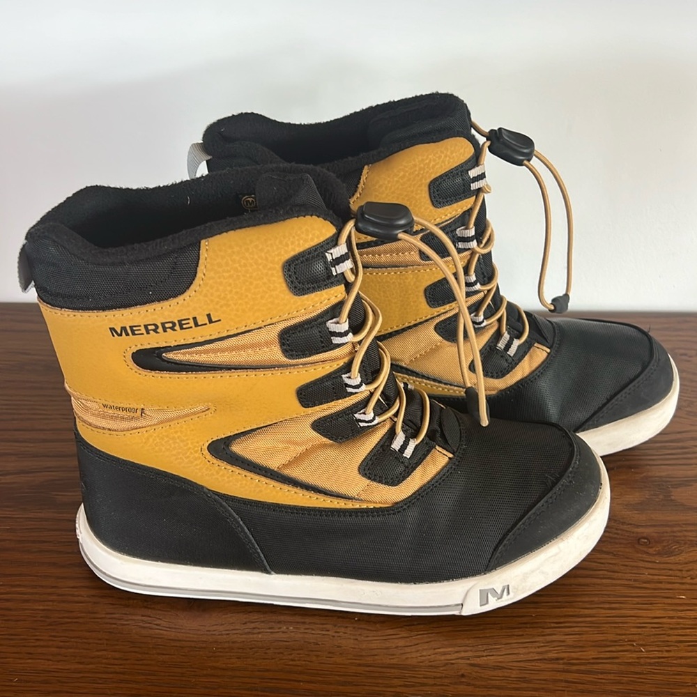MERRELL insulated snow boots, big kid size 6M